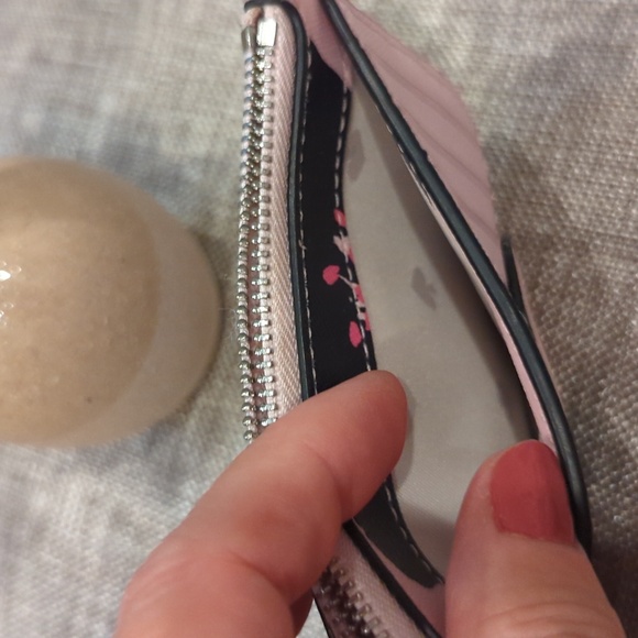 *Kate Spade Cameron Card Wallet with Key Ring - Picture 3 of 6